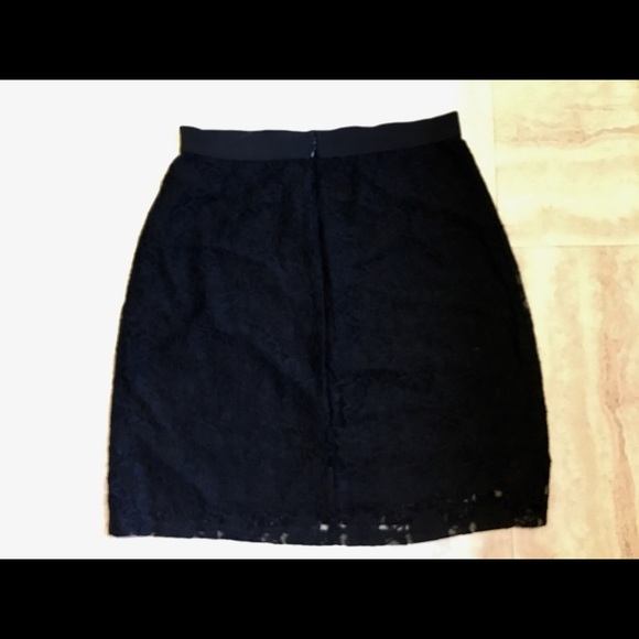Black lace skirt - Picture 2 of 5